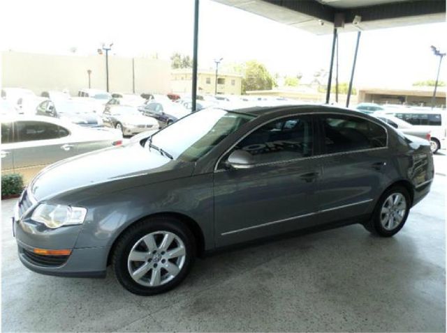 2006 Volkswagen Passat 2008 Chevrolet 5