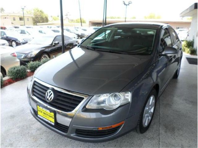 2006 Volkswagen Passat 2008 Chevrolet 5