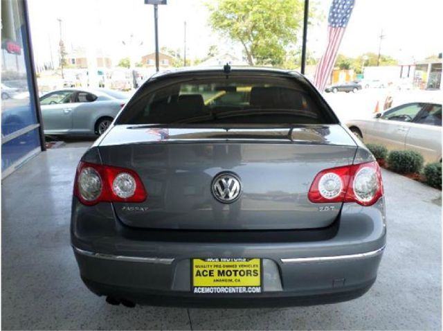 2006 Volkswagen Passat 2008 Chevrolet 5
