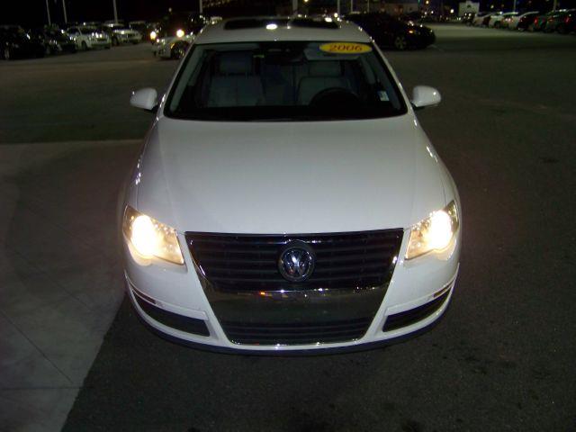 2006 Volkswagen Passat Base