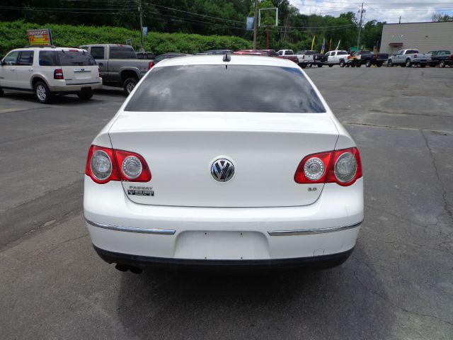 2006 Volkswagen Passat 4dr Sdn GS Plus