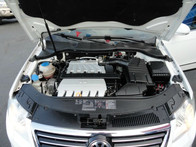 2006 Volkswagen Passat 4dr Sdn Touring Signature RWD Sedan