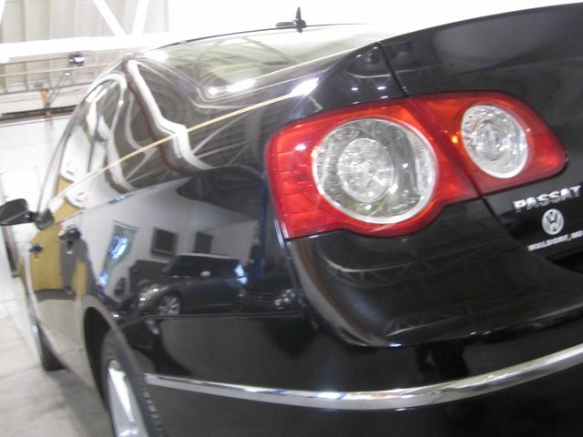 2006 Volkswagen Passat 4DR SDN LE V6 AT