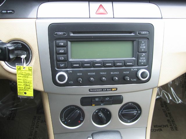 2006 Volkswagen Passat 4DR SDN LE V6 AT