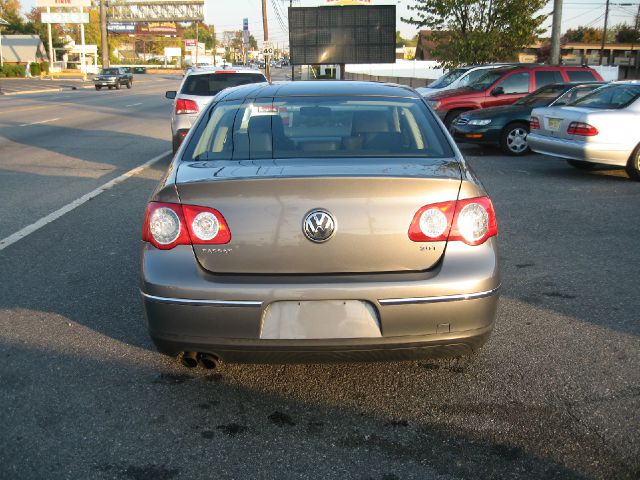 2006 Volkswagen Passat 4DR SDN LE V6 AT