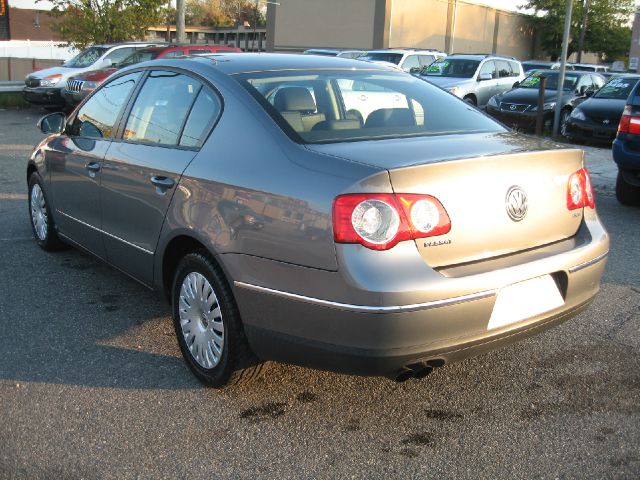 2006 Volkswagen Passat 4DR SDN LE V6 AT
