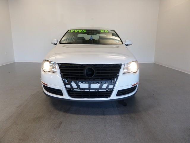 2006 Volkswagen Passat 4DR SDN LE V6 AT