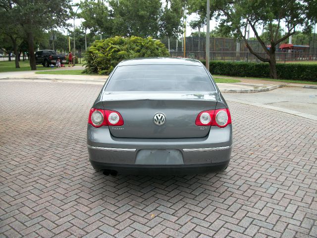 2006 Volkswagen Passat 4DR SDN LE V6 AT