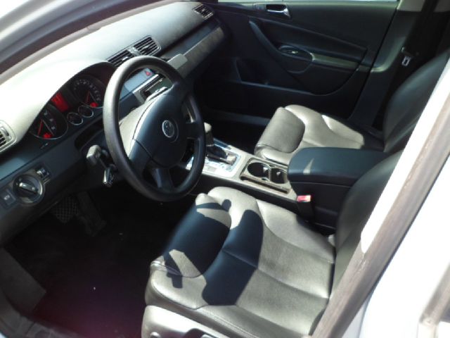 2006 Volkswagen Passat 4DR SDN LE V6 AT