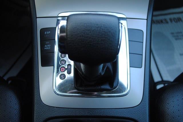 2007 Volkswagen Passat SLT Crew Cab 4WD DRW