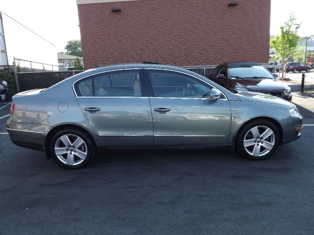 2007 Volkswagen Passat 4dr LE Auto 4WD