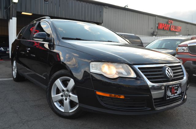 2007 Volkswagen Passat T6 AWD 7-passenger Leather Moonroof