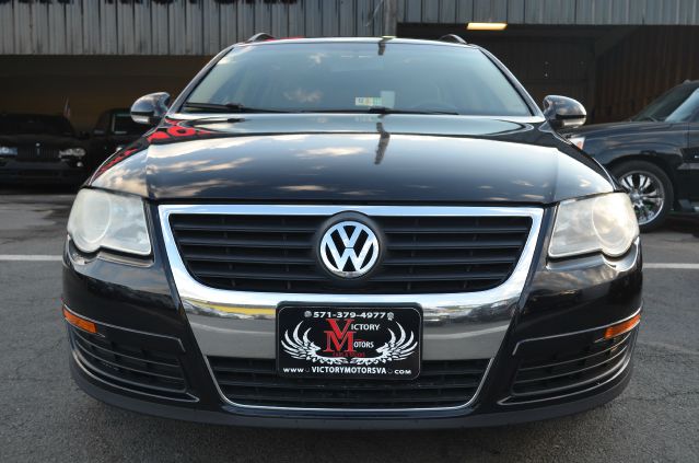 2007 Volkswagen Passat T6 AWD 7-passenger Leather Moonroof