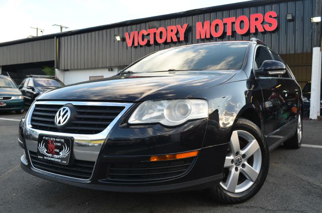 2007 Volkswagen Passat T6 AWD 7-passenger Leather Moonroof