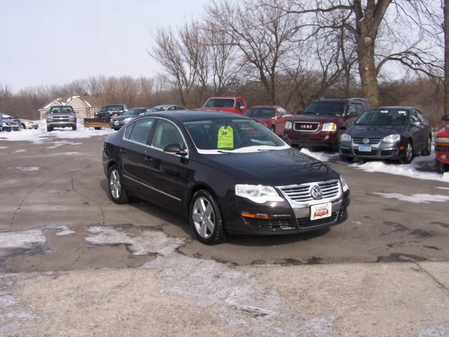 2008 Volkswagen Passat 4x4 LTZ