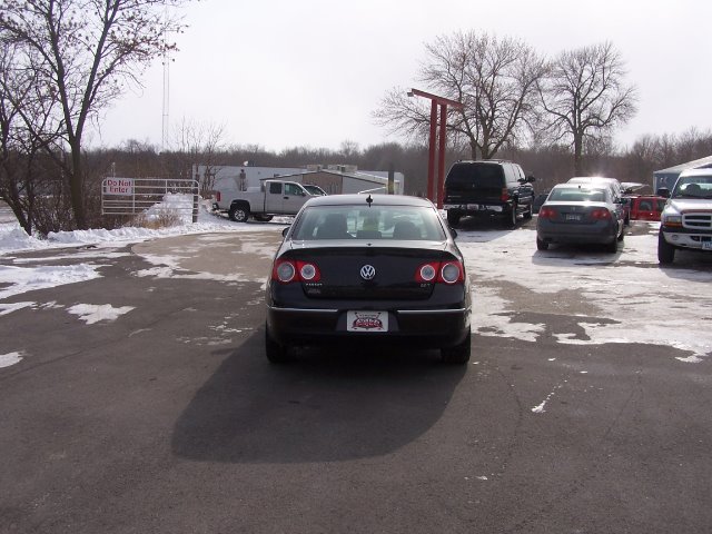 2008 Volkswagen Passat 4x4 LTZ