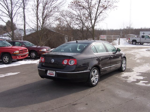 2008 Volkswagen Passat 4x4 LTZ