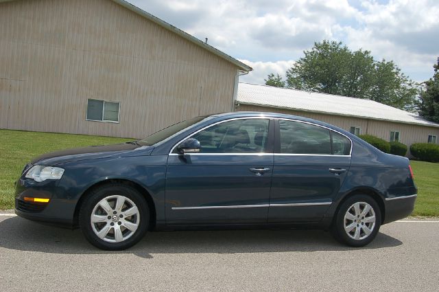 2008 Volkswagen Passat Series 4
