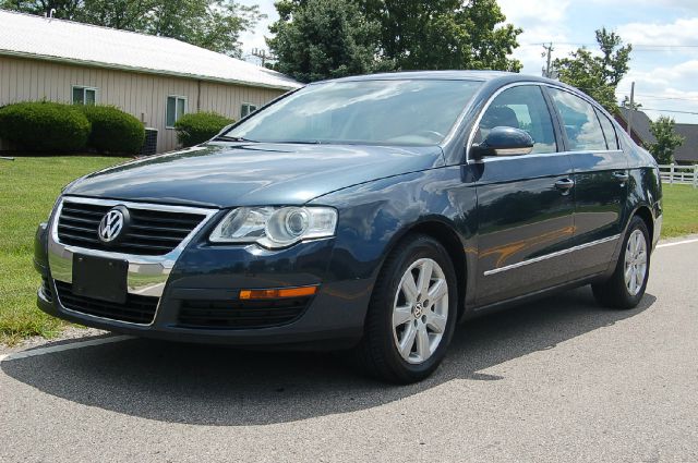2008 Volkswagen Passat Series 4