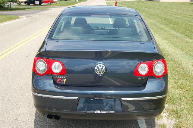 2008 Volkswagen Passat Series 4
