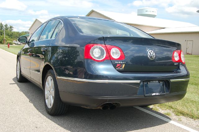 2008 Volkswagen Passat Series 4