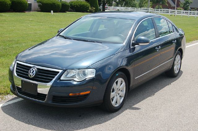 2008 Volkswagen Passat Series 4