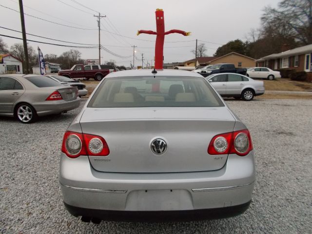 2008 Volkswagen Passat 4x4 LTZ