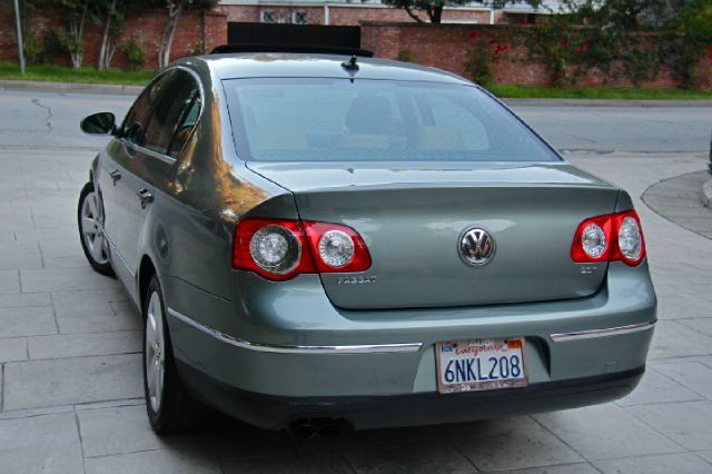 2008 Volkswagen Passat 4x4 LTZ