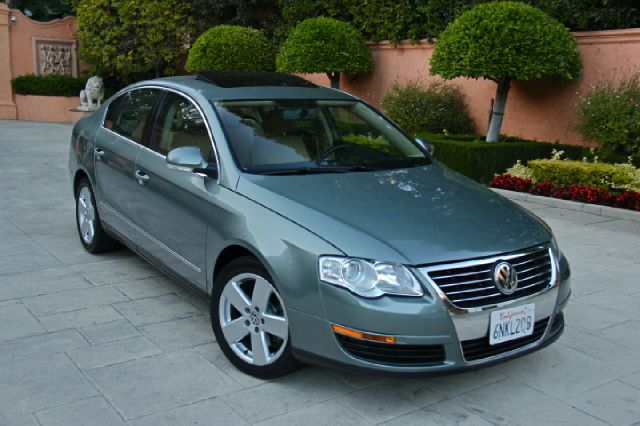 2008 Volkswagen Passat 4x4 LTZ