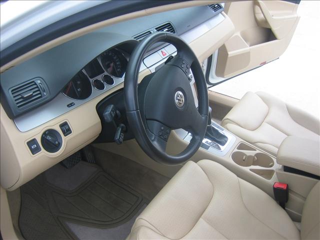 2008 Volkswagen Passat 4x4 LTZ