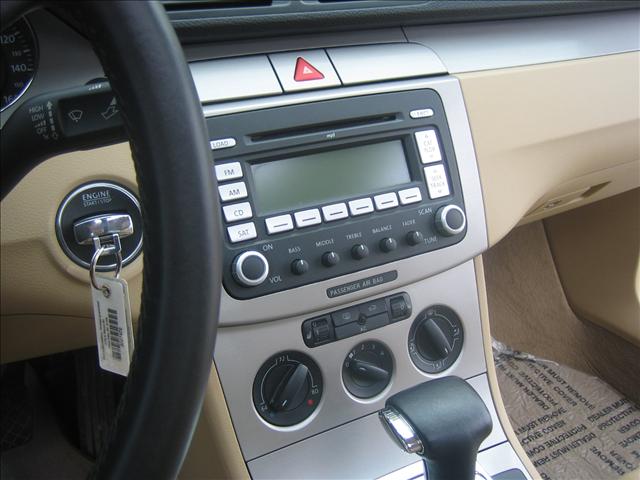 2008 Volkswagen Passat 4x4 LTZ