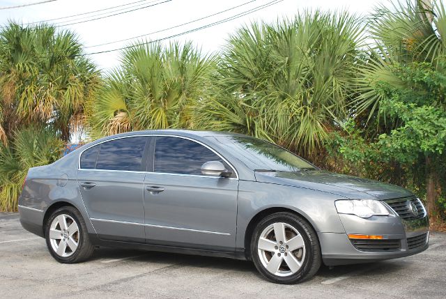 2008 Volkswagen Passat 4x4 LTZ