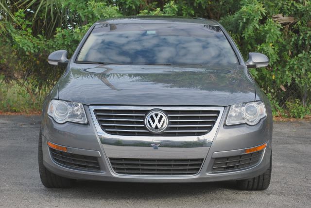 2008 Volkswagen Passat 4x4 LTZ