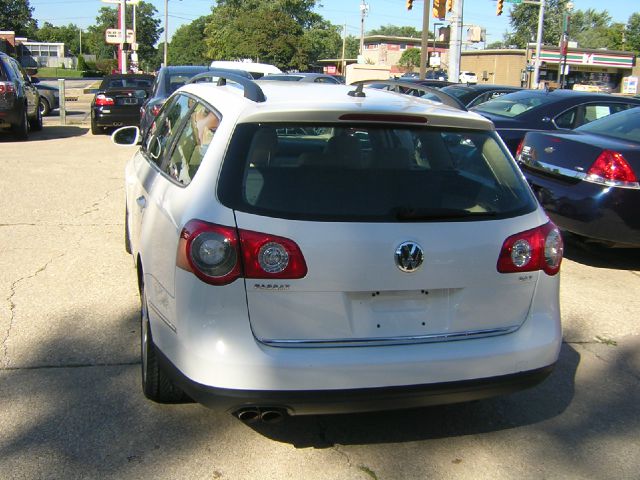 2008 Volkswagen Passat 4x4 LTZ