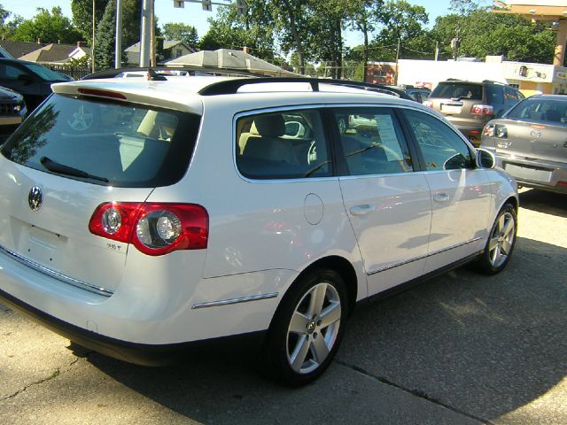 2008 Volkswagen Passat 4x4 LTZ