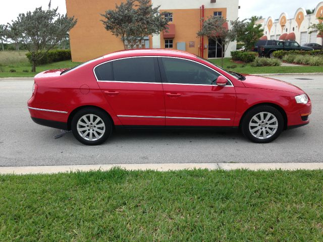 2008 Volkswagen Passat Series 4