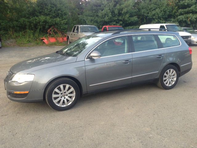 2008 Volkswagen Passat Series 4