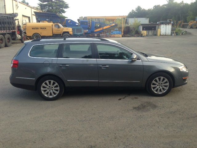 2008 Volkswagen Passat Series 4
