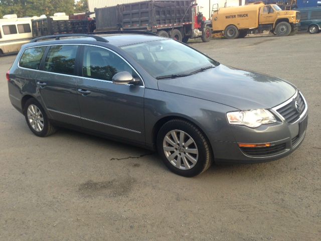 2008 Volkswagen Passat Series 4
