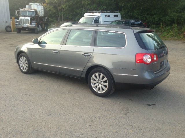 2008 Volkswagen Passat Series 4