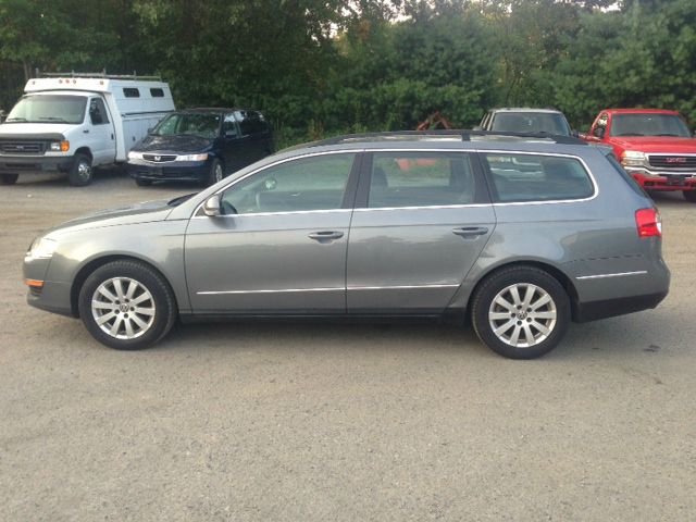 2008 Volkswagen Passat Series 4