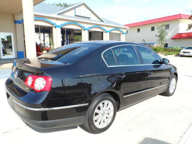 2008 Volkswagen Passat Series 4