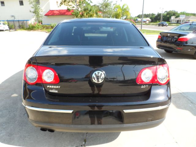 2008 Volkswagen Passat Series 4