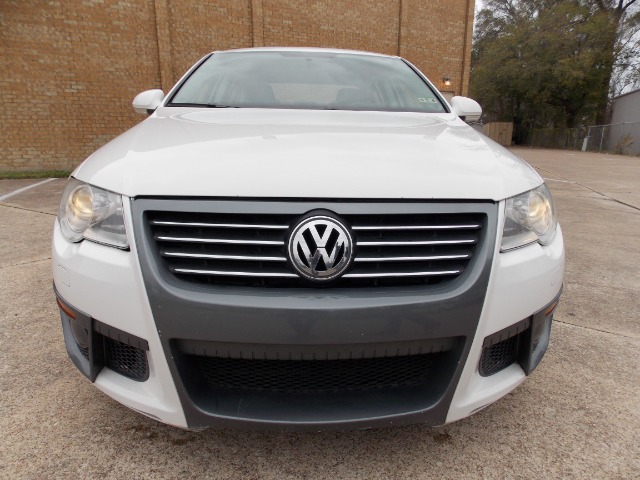2008 Volkswagen Passat 4x4 LTZ
