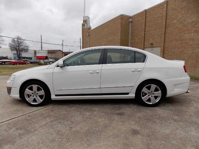 2008 Volkswagen Passat 4x4 LTZ