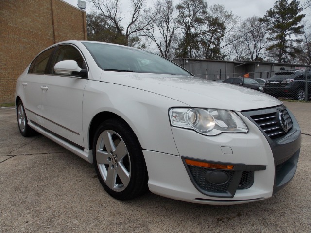 2008 Volkswagen Passat 4x4 LTZ