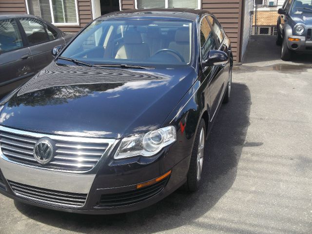 2008 Volkswagen Passat 4x4 LTZ