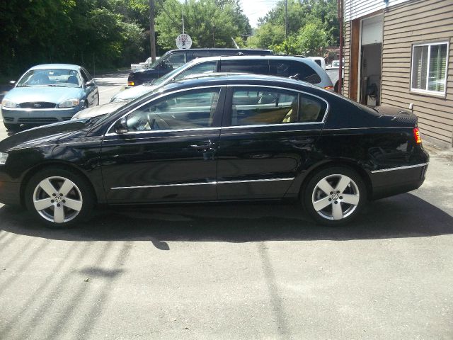 2008 Volkswagen Passat 4x4 LTZ