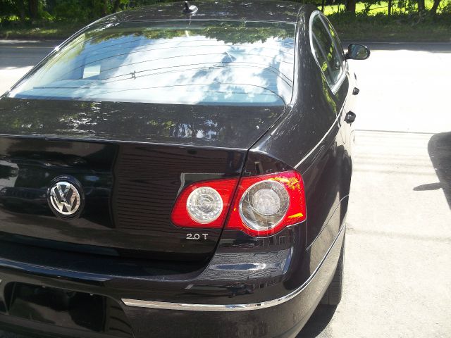 2008 Volkswagen Passat 4x4 LTZ