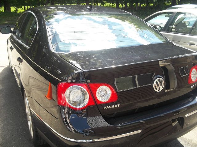 2008 Volkswagen Passat 4x4 LTZ